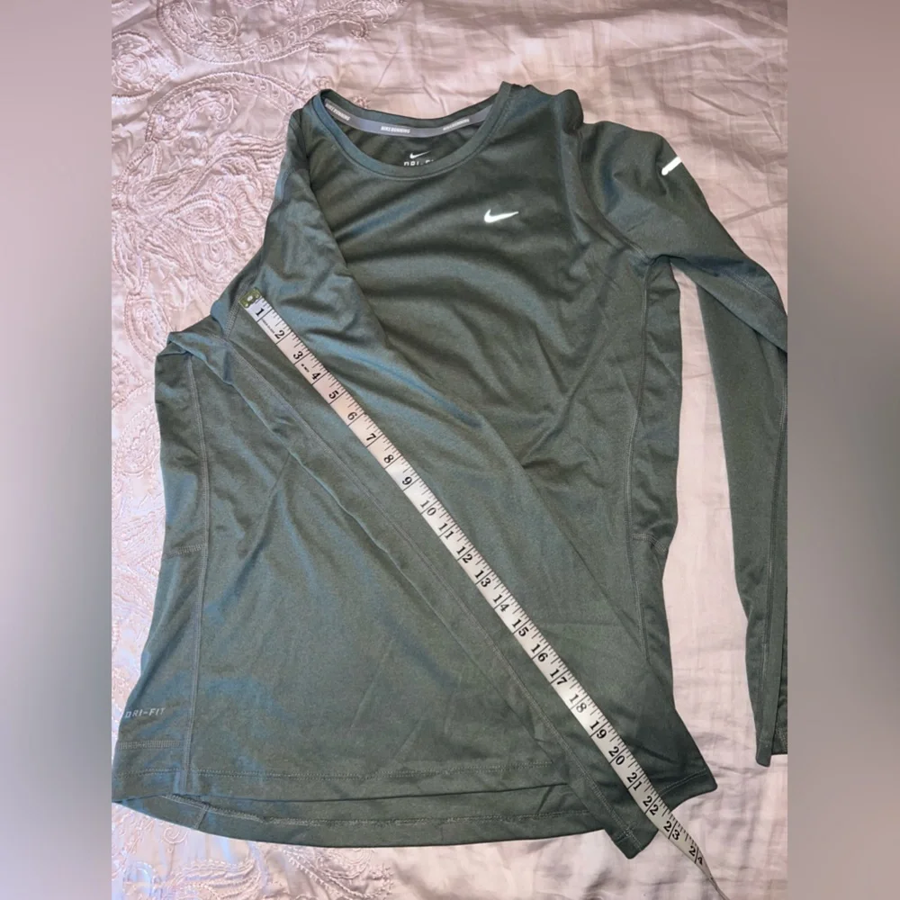 Nike Dri-FIT Grey Long Sleeve Running Top Size L